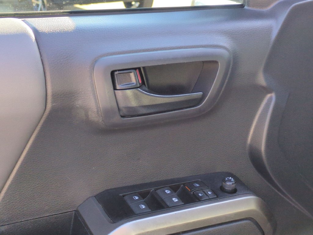 Used 2023 Toyota Tacoma SR5 w/ Technology Package RWD image 13