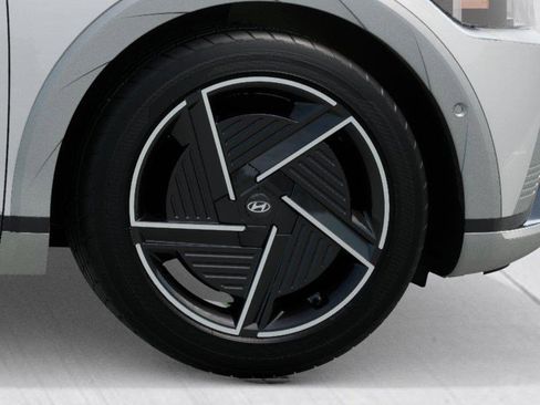New 2026 Hyundai Ioniq 5 Limited image 8