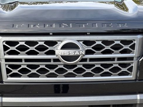Used 2023 Nissan Frontier SV image 45