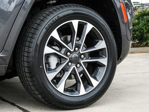 Used 2022 Jeep Grand Cherokee Overland w/ Luxury Tech Group IV RWD image 69