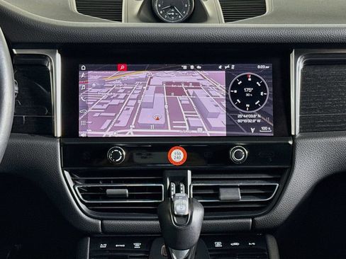 Certified 2024 Porsche Macan AWD/4WD image 15