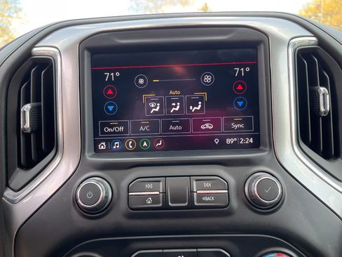 Used 2019 Chevrolet Silverado 1500 LTZ w/ LTZ Premium Package AWD/4WD image 30