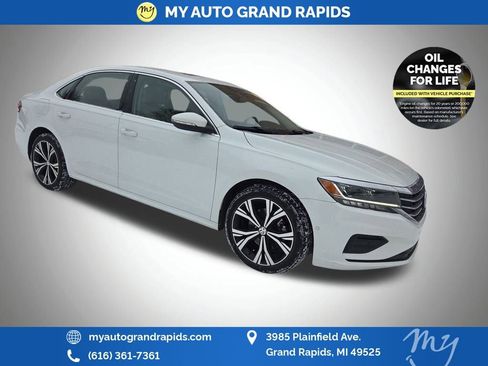 Used 2020 Volkswagen Passat 2.0T SEL image 2