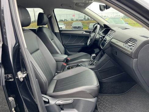 Used 2022 Volkswagen Tiguan SE FWD image 9