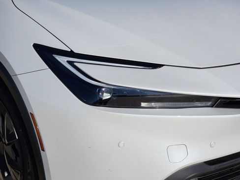 Used 2024 Toyota Prius LE image 10