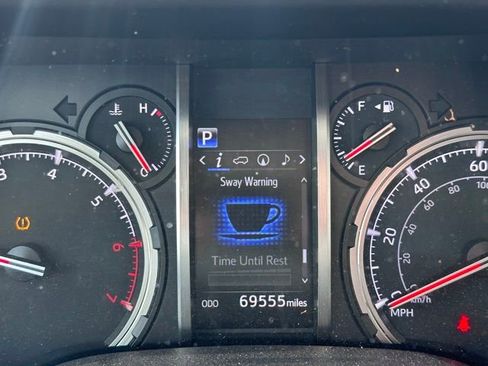 Used 2021 Toyota 4Runner Venture w/ Moonroof Package AWD/4WD image 14