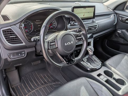 Used 2023 Kia Seltos SX image 17