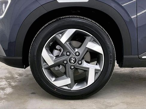 Certified 2025 Hyundai Venue Limited image 10