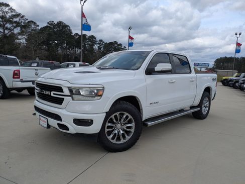 Used 2020 RAM 1500 Laramie w/ Sport Appearance Package image 4