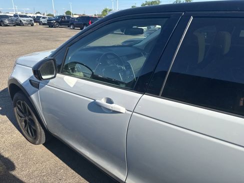 Used 2019 Land Rover Discovery Sport HSE AWD/4WD image 15