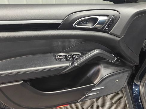 Used 2016 Porsche Cayenne AWD/4WD image 45