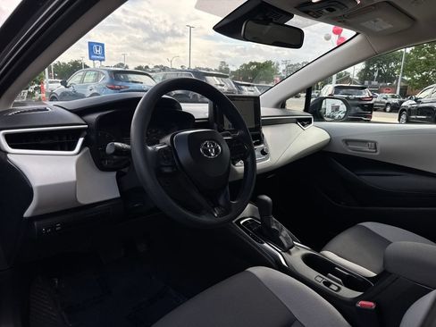 Used 2025 Toyota Corolla LE w/ Convenience Package FWD image 13