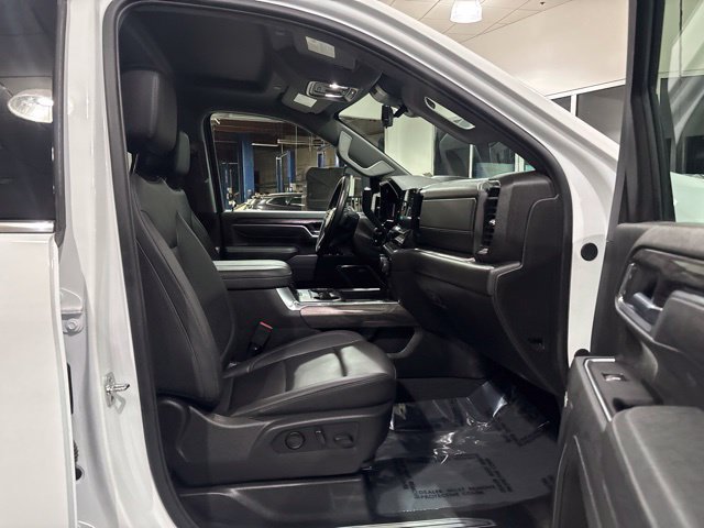 Used 2026 Chevrolet Silverado 2500 LTZ w/ LTZ Convenience Package AWD/4WD image 38