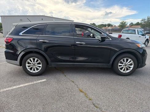 Used 2019 Kia Sorento FWD image 2