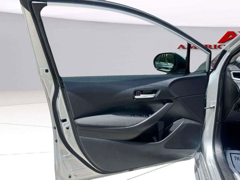 Used 2021 Toyota Corolla LE FWD image 18