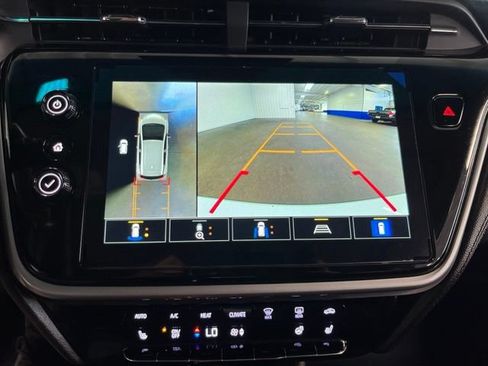 Used 2023 Chevrolet Bolt LT w/ Infotainment Package FWD image 28