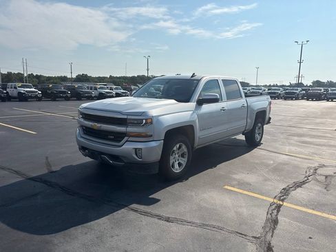 Used 2018 Chevrolet Silverado 1500 LT w/ All Star Edition AWD/4WD image 5