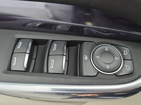 Used 2023 Cadillac XT4 Luxury image 28