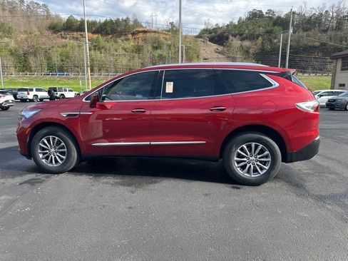 Used 2023 Buick Enclave Essence AWD/4WD image 4
