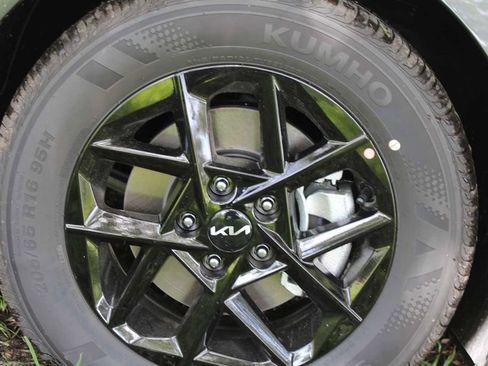 New 2025 Kia K5 LXS image 17