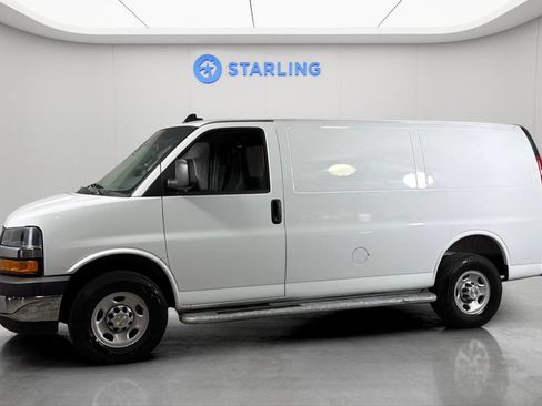 Used 2025 Chevrolet Express 2500 w/ Driver Convenience Package RWD image 3