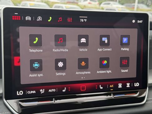 Certified 2026 Volkswagen Tiguan SE R-Line FWD image 25