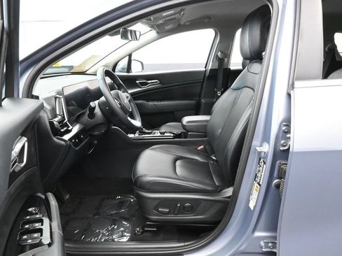 Used 2025 Kia Sportage EX FWD image 11