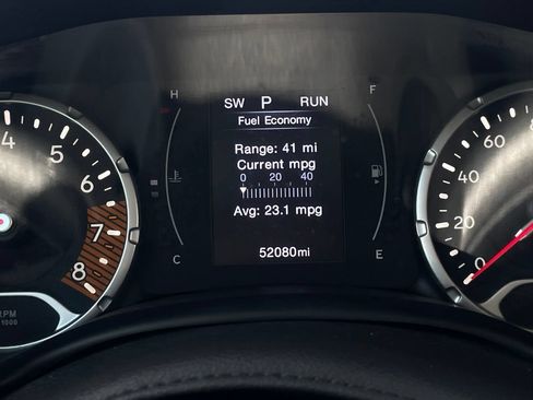 Used 2023 Jeep Renegade Latitude AWD/4WD image 15