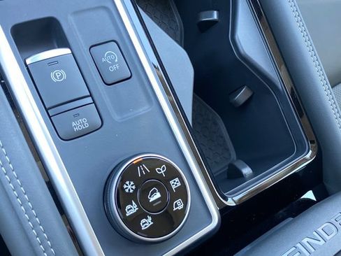 New 2026 Nissan Pathfinder Platinum AWD/4WD image 20