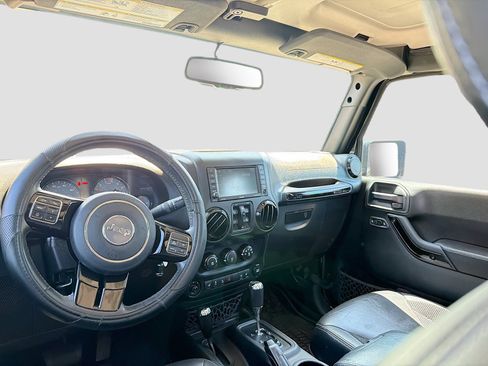 Used 2017 Jeep Wrangler Unlimited Sahara AWD/4WD image 12