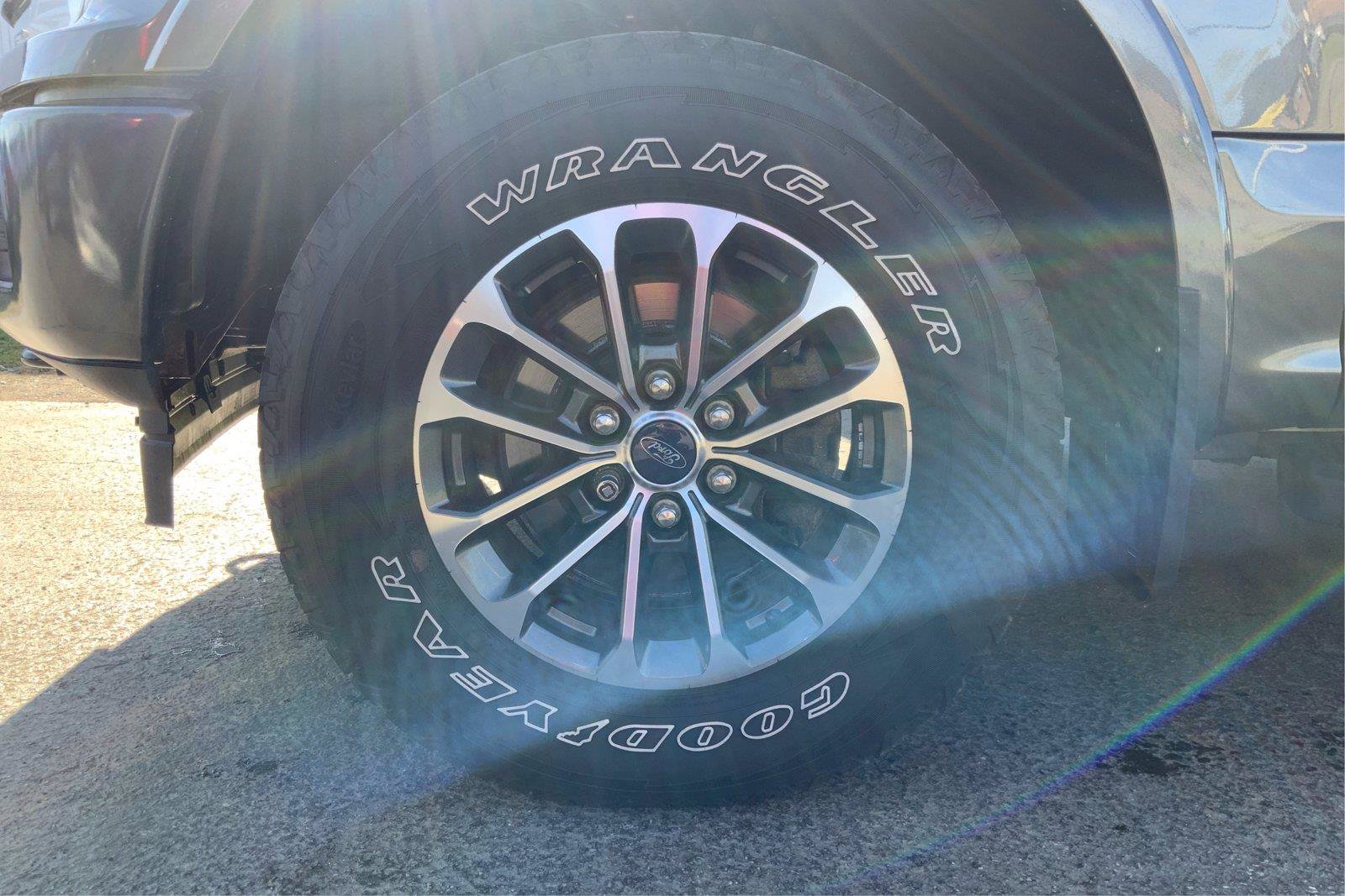 Used 2019 Ford F150 XLT w/ Equipment Group 302A Luxury AWD/4WD image 26