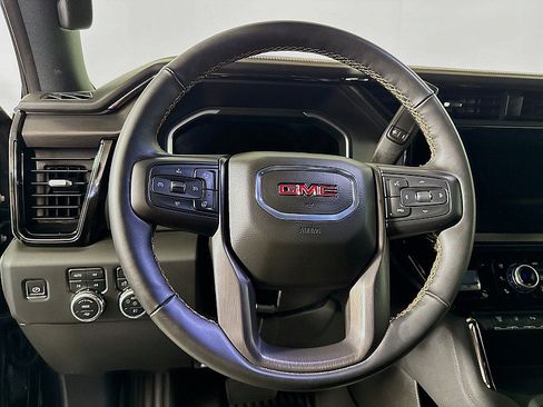 Used 2024 GMC Sierra 2500 AT4 w/ AT4 Premium Plus Package AWD/4WD image 12