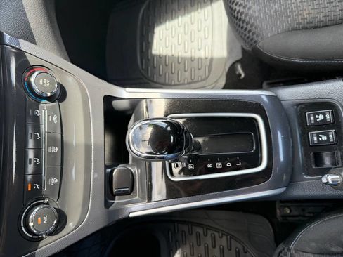 Used 2017 Nissan Sentra SR w/ SR Midnight Edition image 17