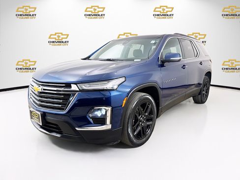 Used 2023 Chevrolet Traverse LT FWD image 3