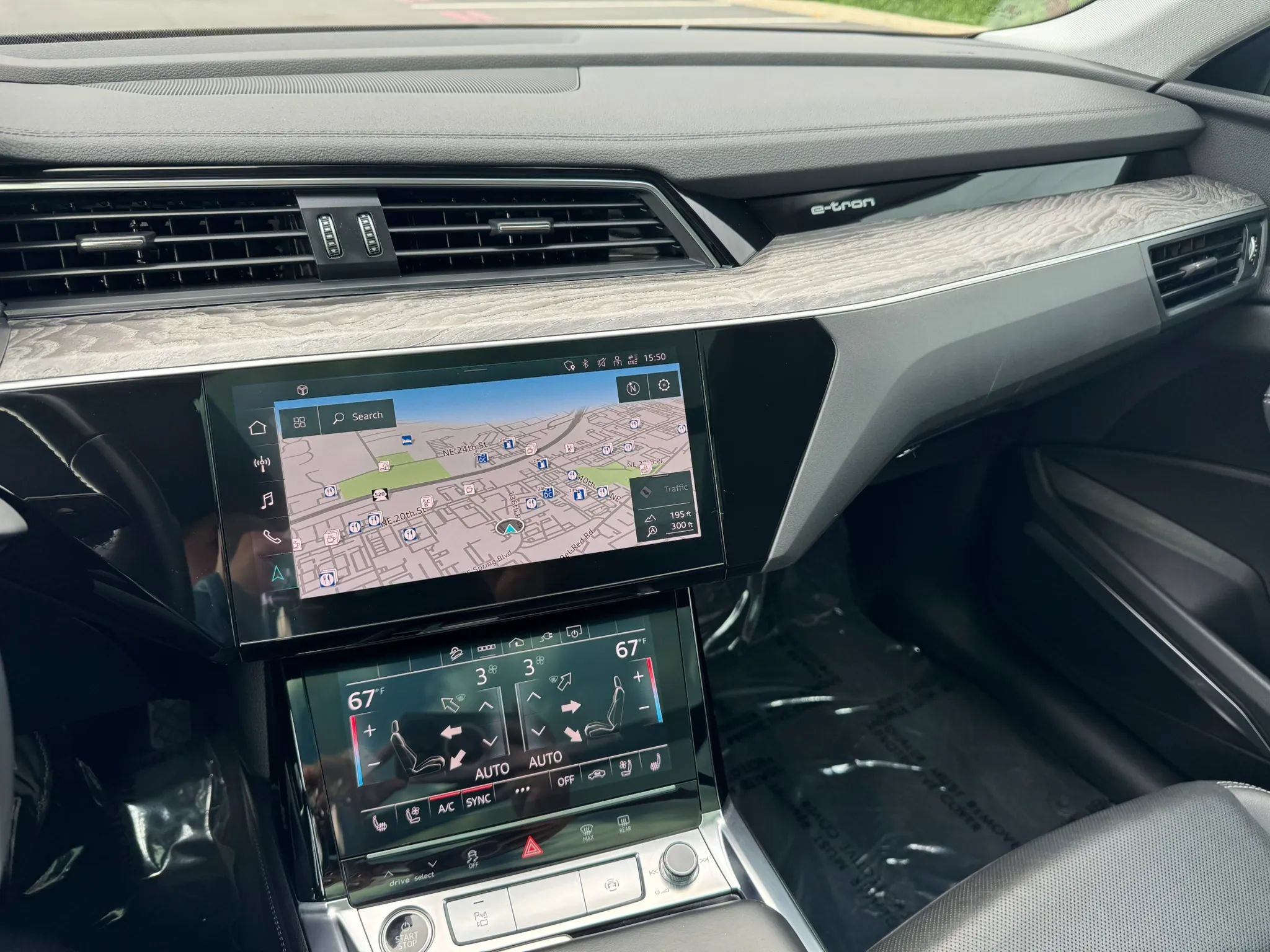Used 2021 Audi e-tron Premium Plus w/ Premium Plus Package AWD/4WD image 38