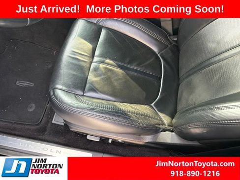 Used 2017 Lincoln MKZ Reserve w/ Technology Package FWD image 8