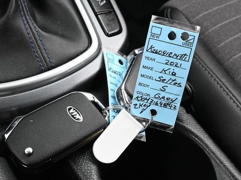 Used 2021 Kia Seltos S FWD image 25