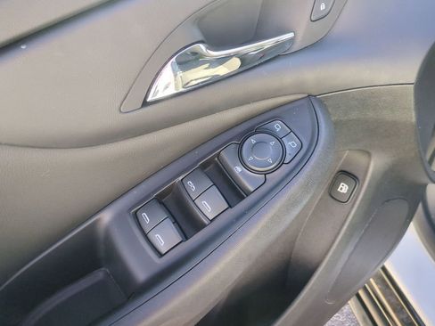 Used 2019 Chevrolet Volt LT w/ Comfort Package image 14