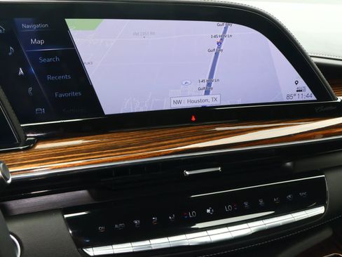 Used 2023 Cadillac Escalade Luxury w/ LPO, Illumination Package RWD image 31