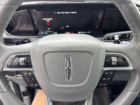 Certified 2019 Lincoln Navigator Select w/ Technology Package image 16