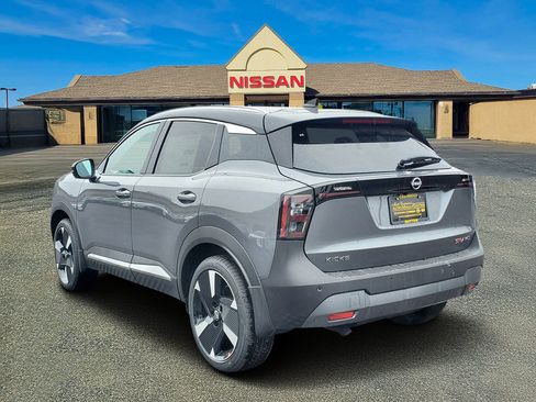 Used 2025 Nissan Kicks SR AWD/4WD image 3