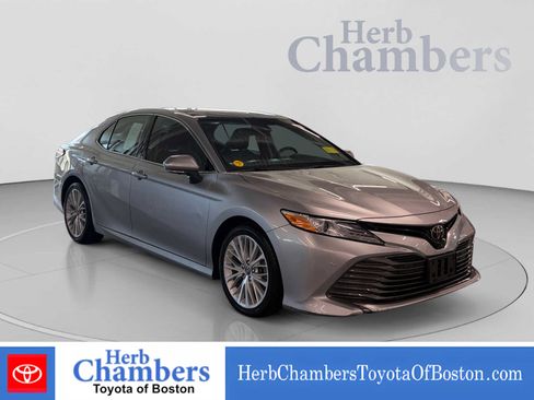 Used 2018 Toyota Camry XLE w/ Driver Assist Package FWD image 1