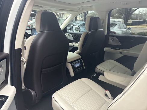 Used 2022 Lincoln Aviator Black Label w/ Dynamic Handling Package image 23