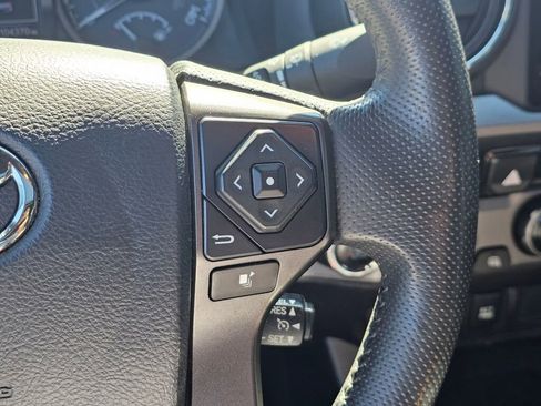 Used 2017 Toyota Tacoma TRD Off-Road AWD/4WD image 26