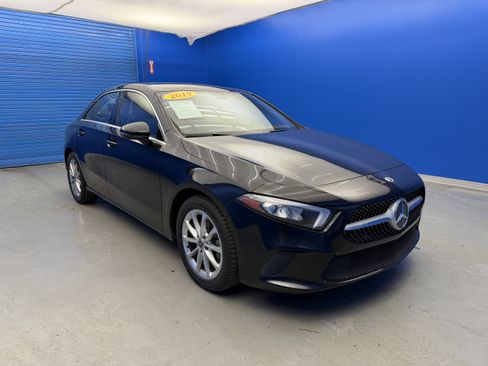 Used 2019 Mercedes-Benz A 220 4MATIC image 2