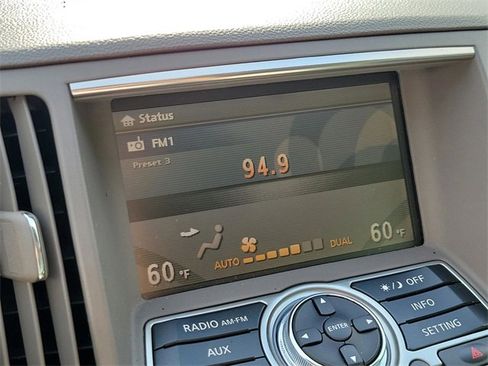 Used 2015 INFINITI Q40 w/ Moonroof Package image 23