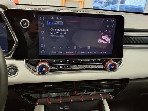 Used 2024 GMC Canyon AT4X image 24