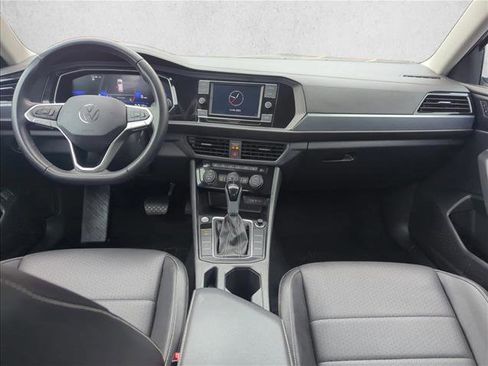 Used 2024 Volkswagen Jetta SE image 20