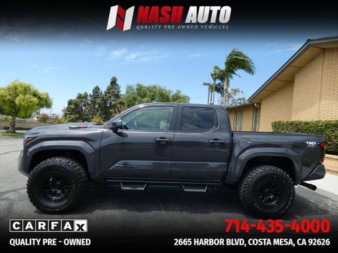 Used 2025 Toyota Tacoma TRD Sport AWD/4WD image 14