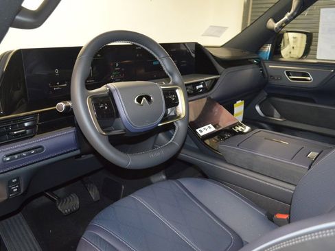 New 2026 INFINITI QX80 4WD image 15